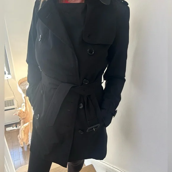 Burberry Classic Black Trench Coat - Picture 3 of 12